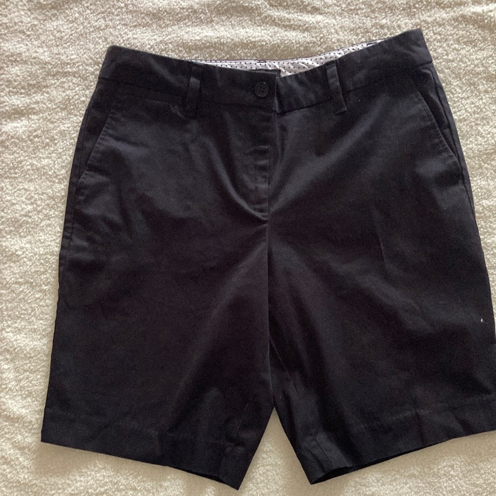 Woman Talbots Black Bermuda Shorts Timeless Design